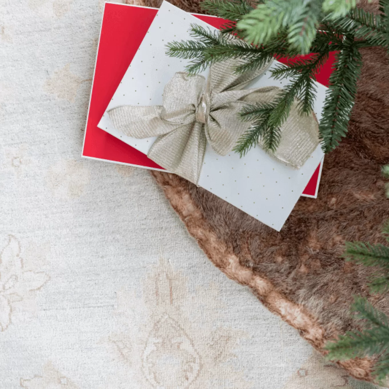 King Of Christmas 60" King Granite Faux Fur Tree Skirt- Tree Skirts
