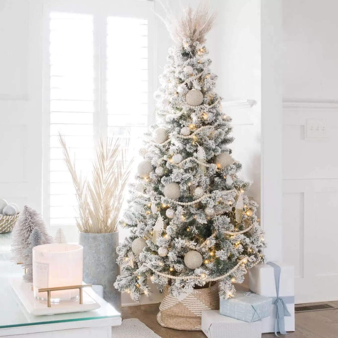 King Of Christmas 7' Prince Flock® Artificial Christmas Tree With 400 Warm White LED Lights- Full | Flocked