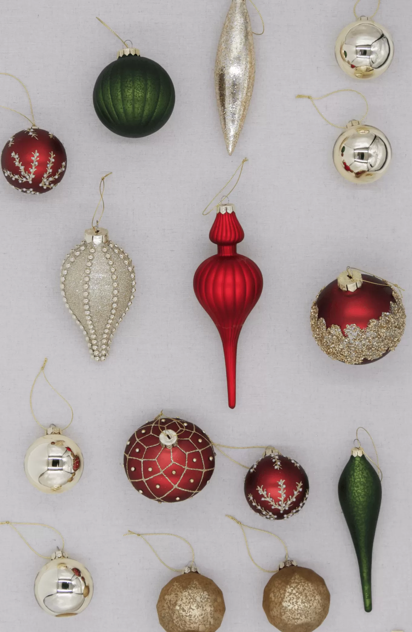 King Of Christmas Mistletoe 15-Piece Glass Ornament Set (Red-Green)- Ornaments | 15 Pack