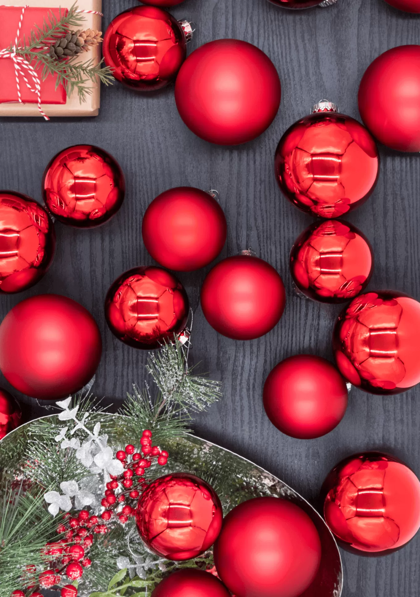 King Of Christmas Red Essential Glass Ornaments (24 Pack)- Ornaments | 24 Pack